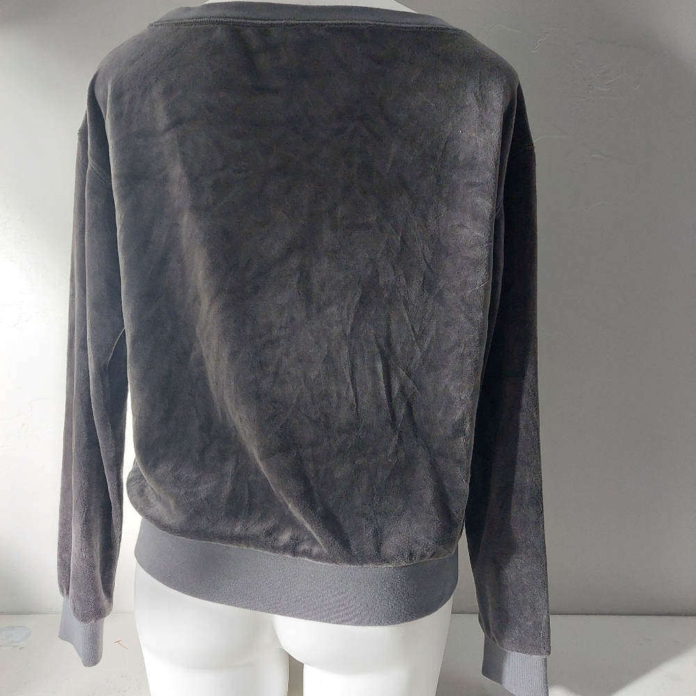 Juicy‎ Couture Gray Sweater Pullover Top Scoop Neck Women Size M Velvet Soft  SJ - Picture 2 of 13